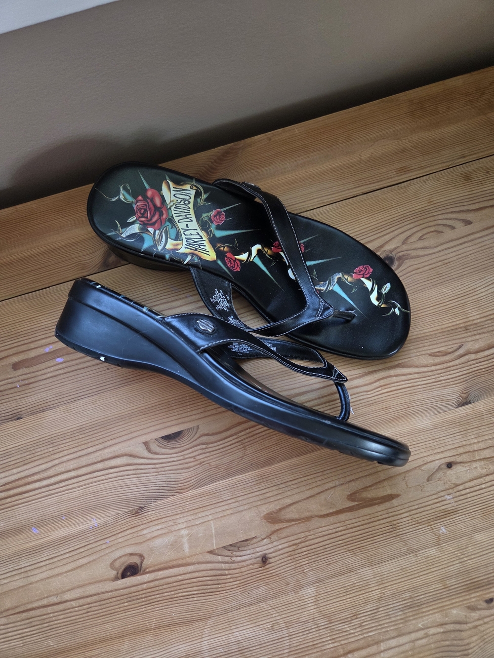 Harley-Davidson Black Wedge Flip Flops with Red Rose Graphic